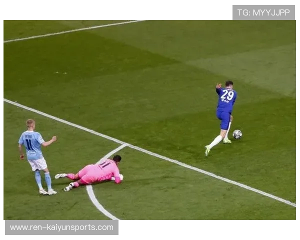 切尔西哈弗茨远射穿透人墙成功为球队得分