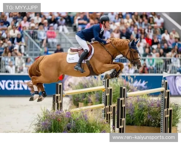 西班牙马术代表队在亚洲马术锦标赛中获得团体金牌,展现国际竞争力。